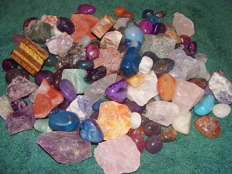 با سنگ دریچه ای از ثروت به زندگی ام جذب شد